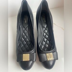 Cole Haan Tali Grand Bow Wedge leather pumps size 9.5